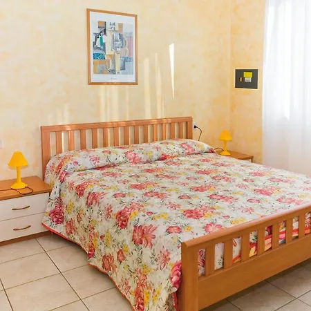 Pia Del Faro Апартаменти